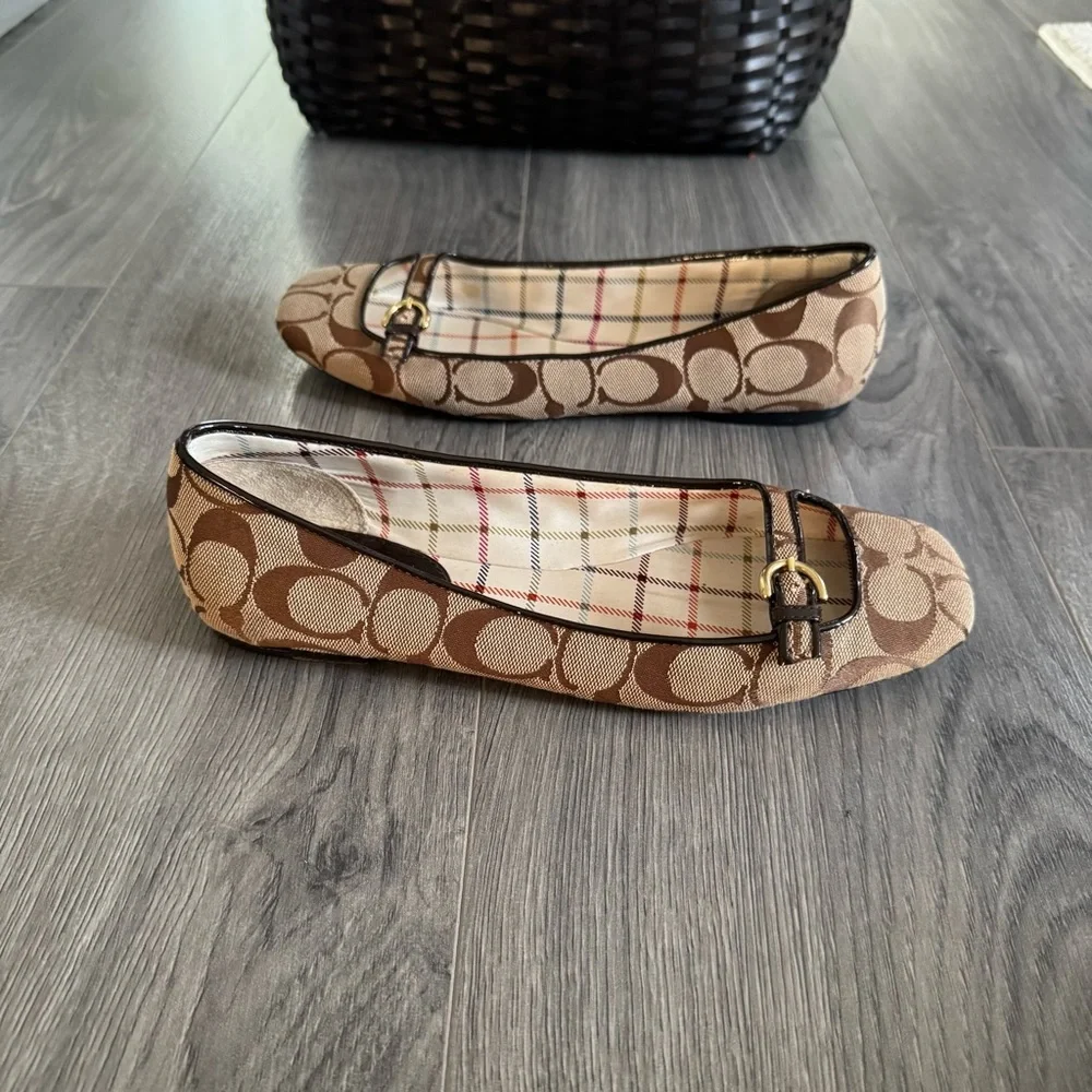 Coach Women's Tan and Brown Patterned Flats Size 8B - Picture 8 of 9